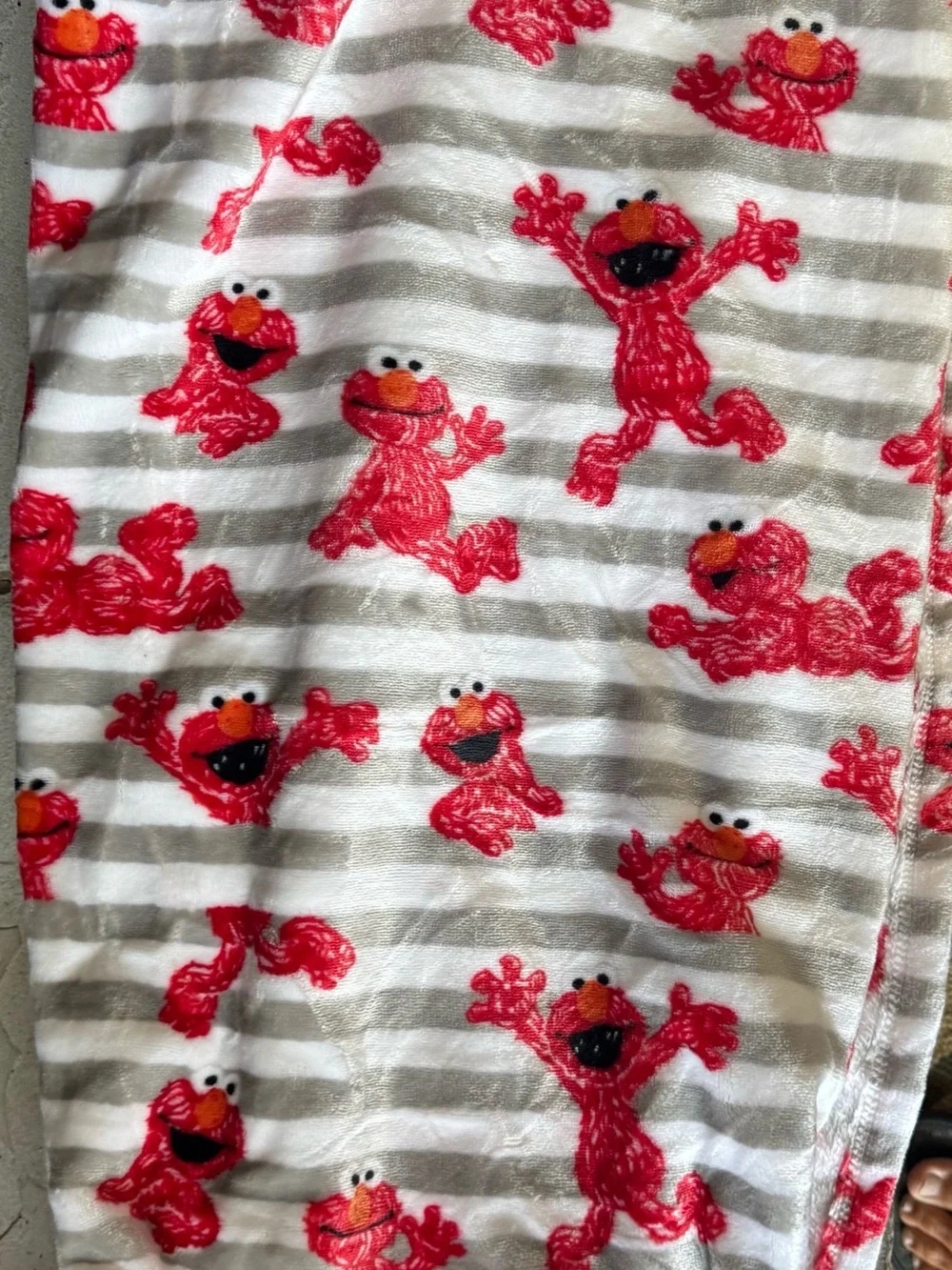New Oversized Sesame Street Children’s  Throw Blanket w/Stripes and Elmo 50x70